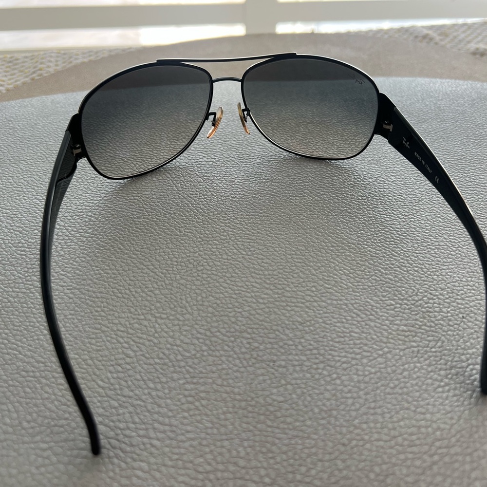 Ray-Ban Black Sunglasses Arm
